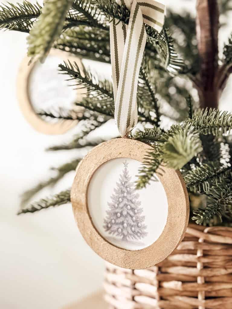 Vintage-Style Ornament Featuring a Printed Christmas Tree — Vintage Christmas Decor