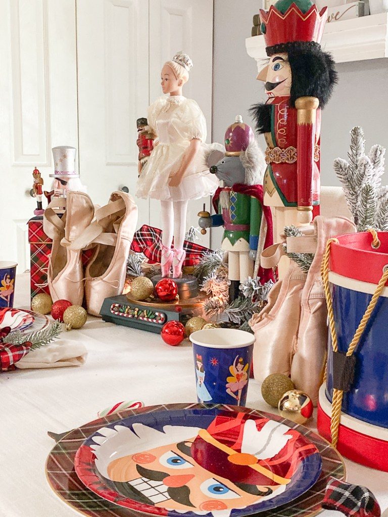 Nutcracker Themed Dining Table Setting — Nutcracker Display