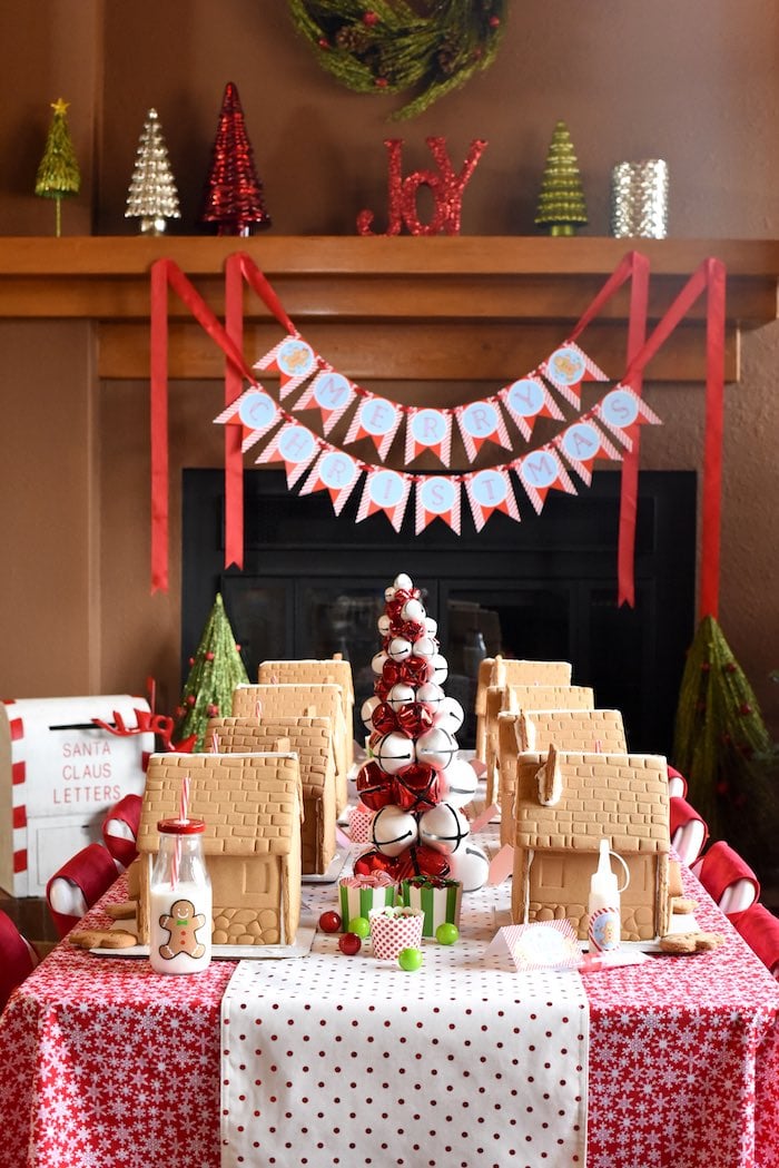 Gingerbread Decorating Holiday Christmas Party | Kara's Party Ideas