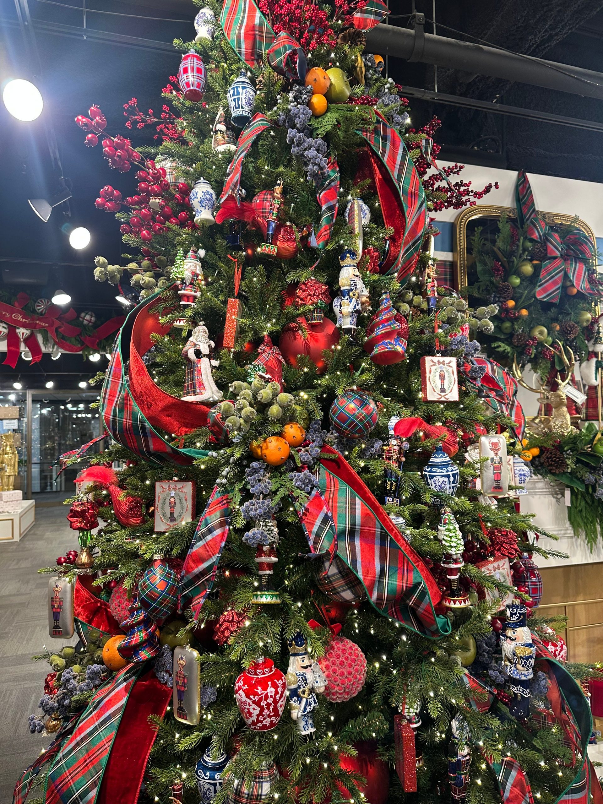 Eclectic Collection: A Tree of Many Treasures — Christmas Tree Trends