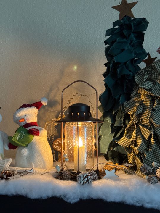 Country Mantelpiece Vignette with a Vintage Lantern — Christmas Lantern Lights