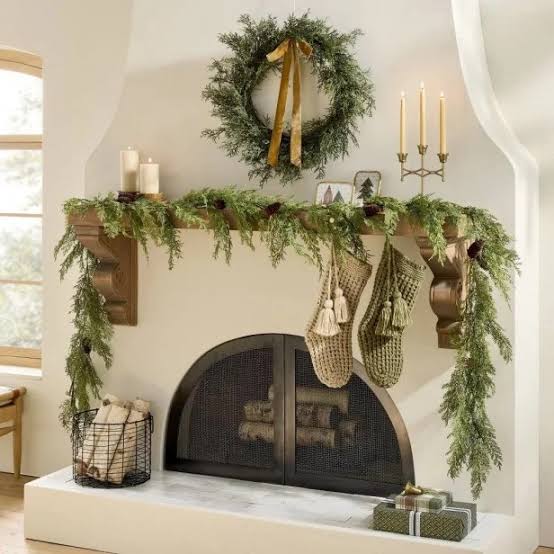 Rustic Farmhouse Mantel with Simple Pine Garland Rustic Farmhouse Mantel with Simple Pine Garland — Christmas Garland
