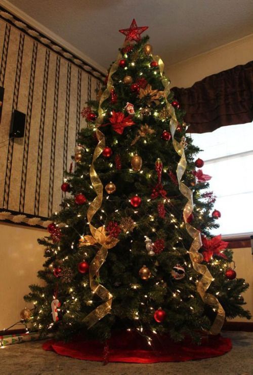 How To Decorate a Christmas Tree with Ribbon Ideas