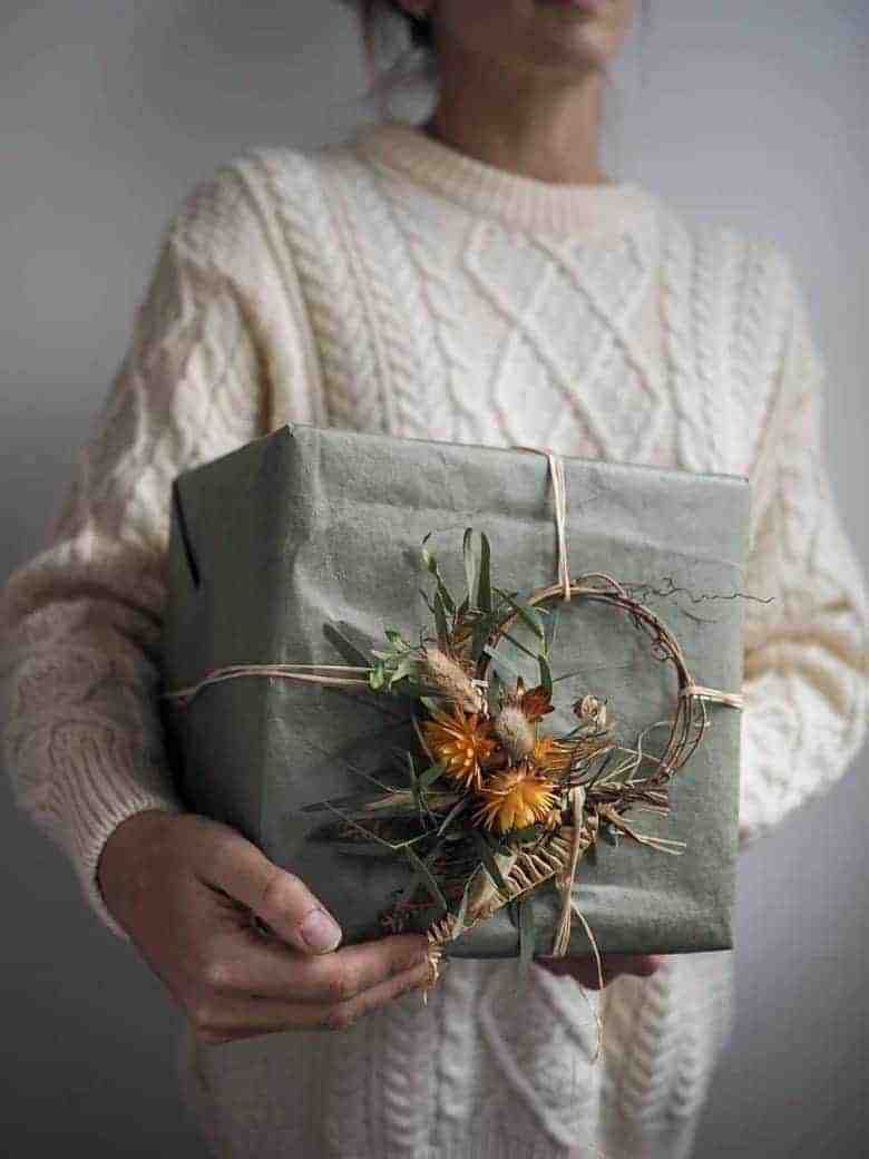 Earthy Sage Green: Dried Floral Wreath Earthy Sage Green: Dried Floral Wreath — Christmas Gift Wrapping