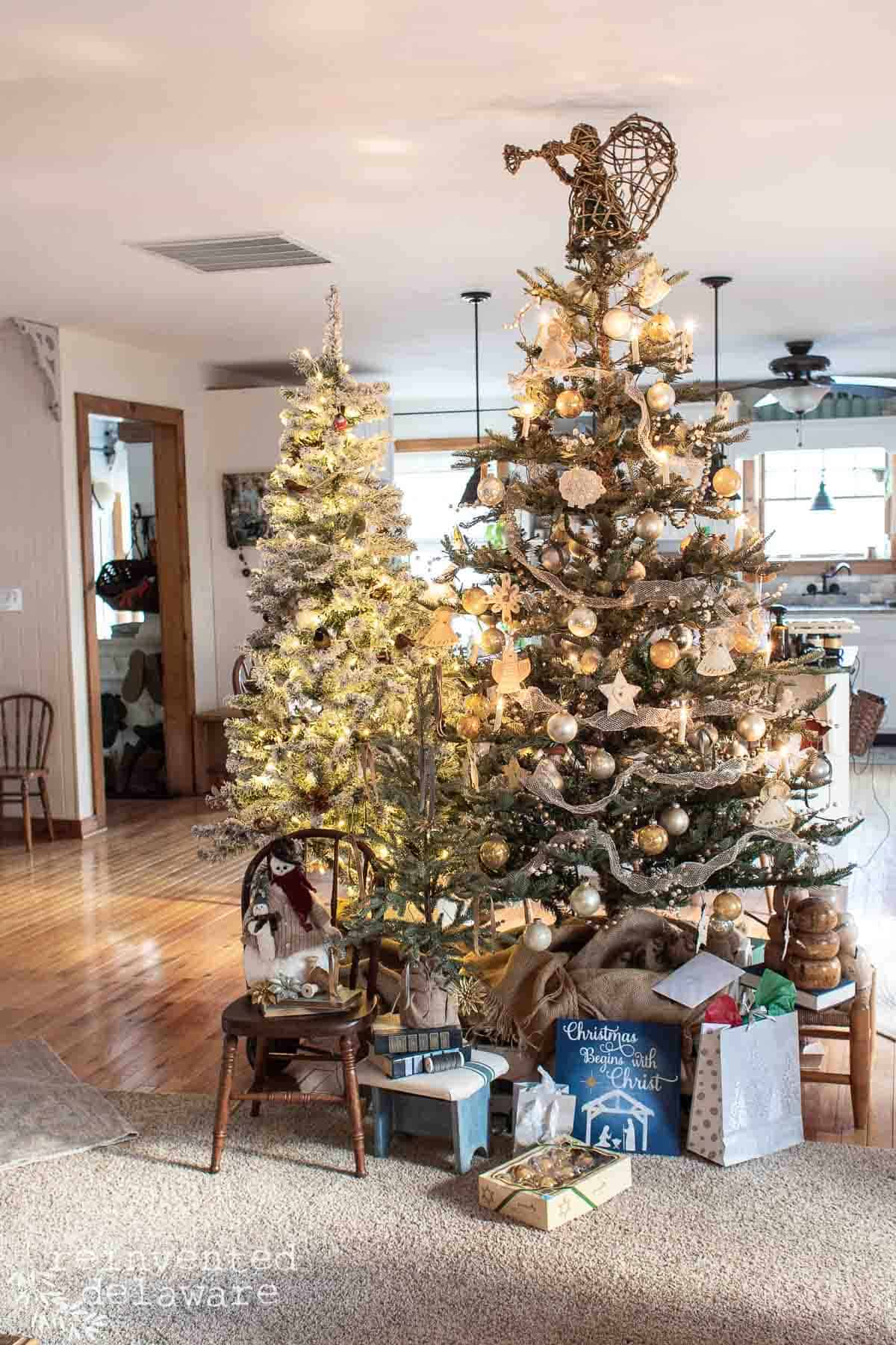 Farmhouse Living Room with Two Decorated Christmas Trees — Vintage Christmas Decor