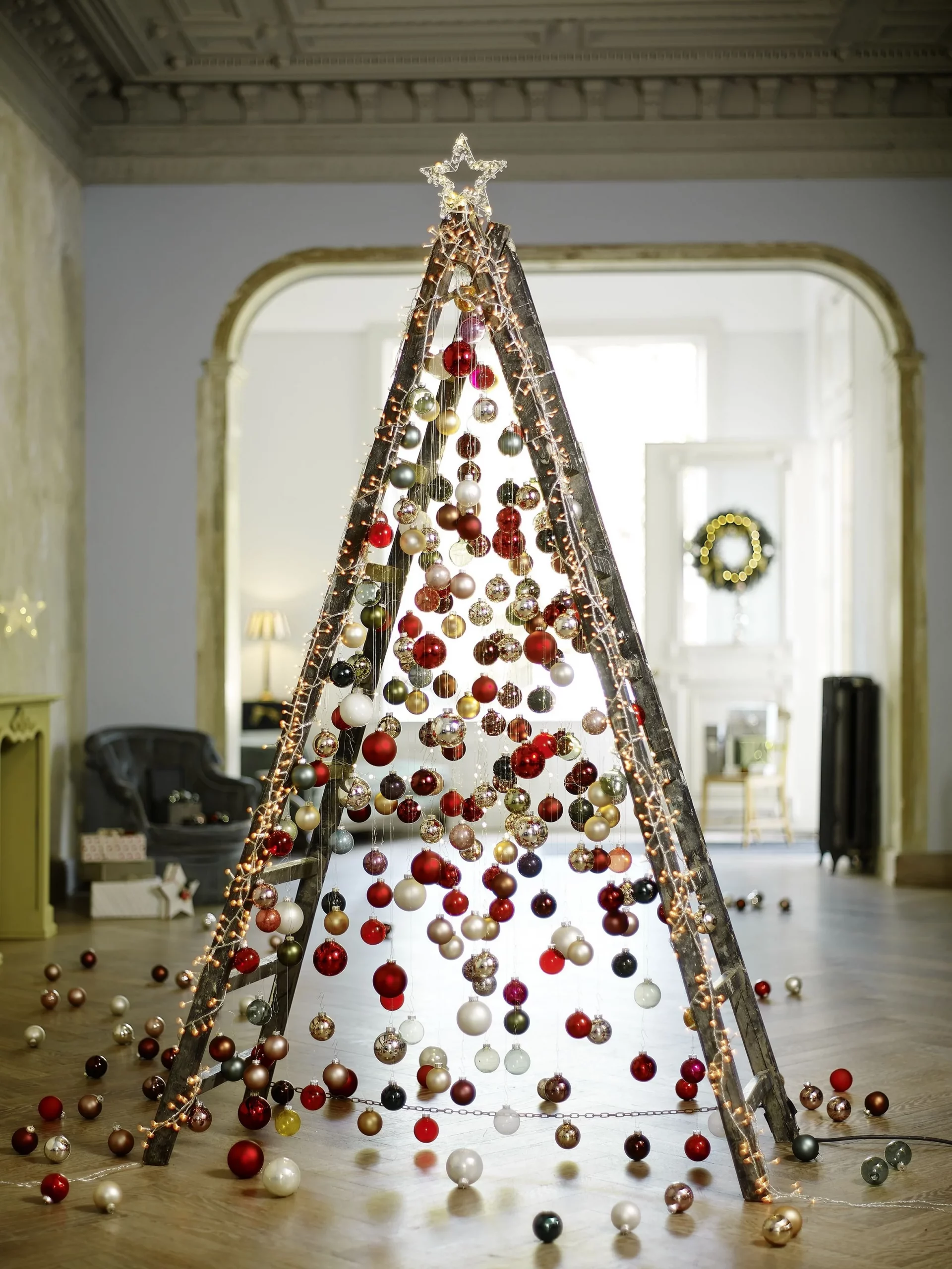 Rustic Ladder Christmas Tree with Red and Gold Baubles Rustic Ladder Christmas Tree with Red and Gold Baubles — Alternative Christmas Trees