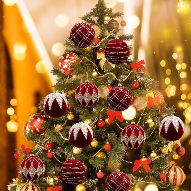 Velvet Red Ornaments with Glitter and Gold Beaded Garlands Velvet Red Ornaments with Glitter and Gold Beaded Garlands — Red and Gold Christmas Decor