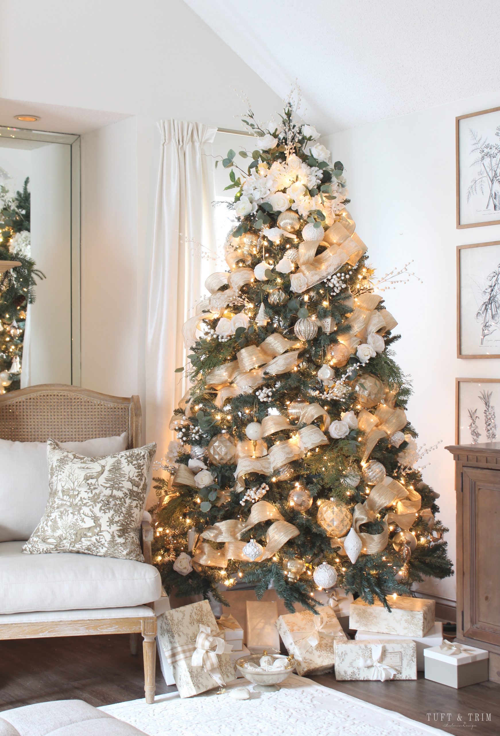 Elegant Gold Ribbon Focal Point — Elegant Christmas Tree