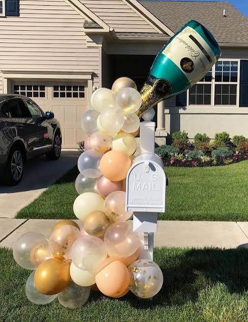 Outdoor Mailbox Decoration with Champagne Balloon Arch Outdoor Mailbox Decoration with Champagne Balloon Arch — New Years Eve Party 2027