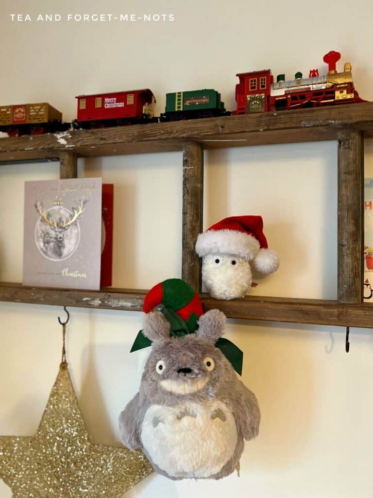Living Room Visual Idea — Christmas Shelf Decor