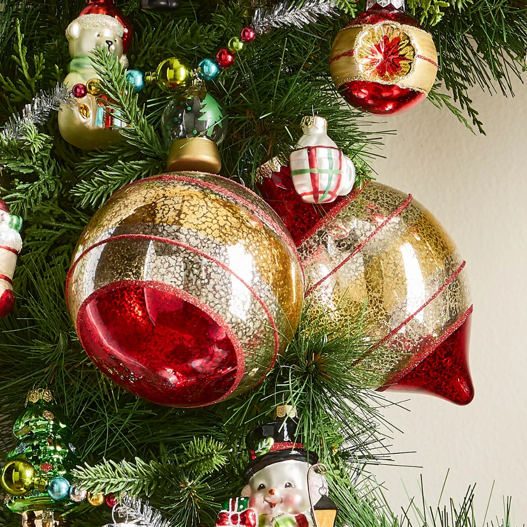 Vintage Glass Ornaments in Red and Gold Hues Vintage Glass Ornaments in Red and Gold Hues — Red and Gold Christmas Decor