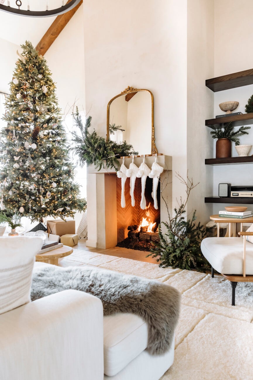Bright Modern Living Room with Neutral Christmas Fireplace Decor — Modern Christmas Decor