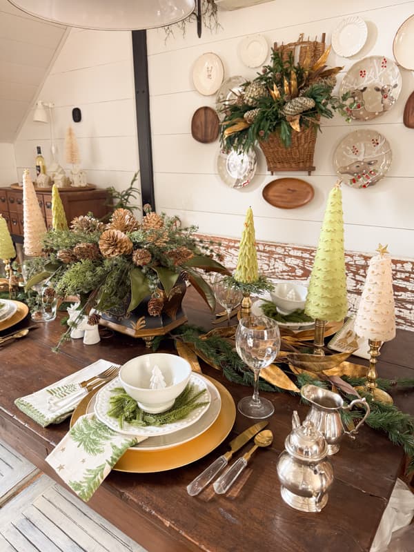 Rustic Elegant Christmas Table with Pinecone Centerpiece and Decorative Trees Rustic Elegant Christmas Table with Pinecone Centerpiece and Decorative Trees — Elegant Christmas Table Setting