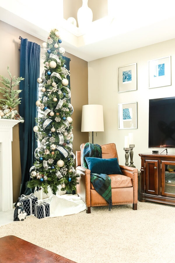 Traditional Slim Tree with Blue and White Ribbon — Slim Christmas Tree Decor