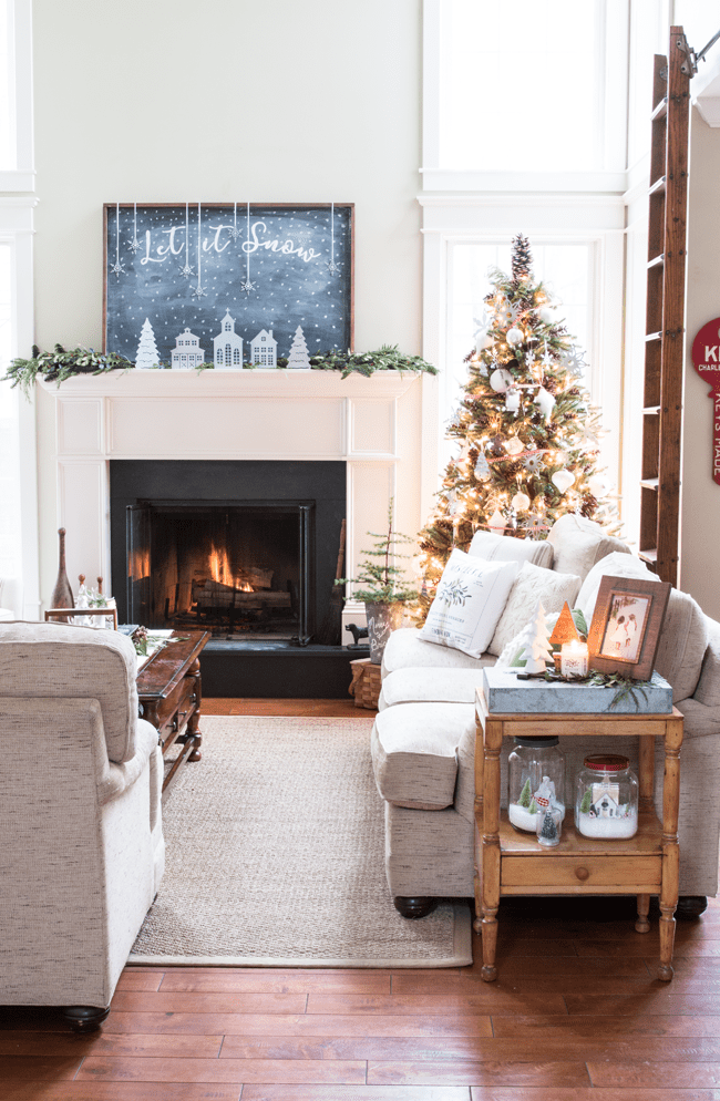 Warm Farmhouse Fireplace with Christmas Tree Warm Farmhouse Fireplace with Christmas Tree — Simple Christmas Decor