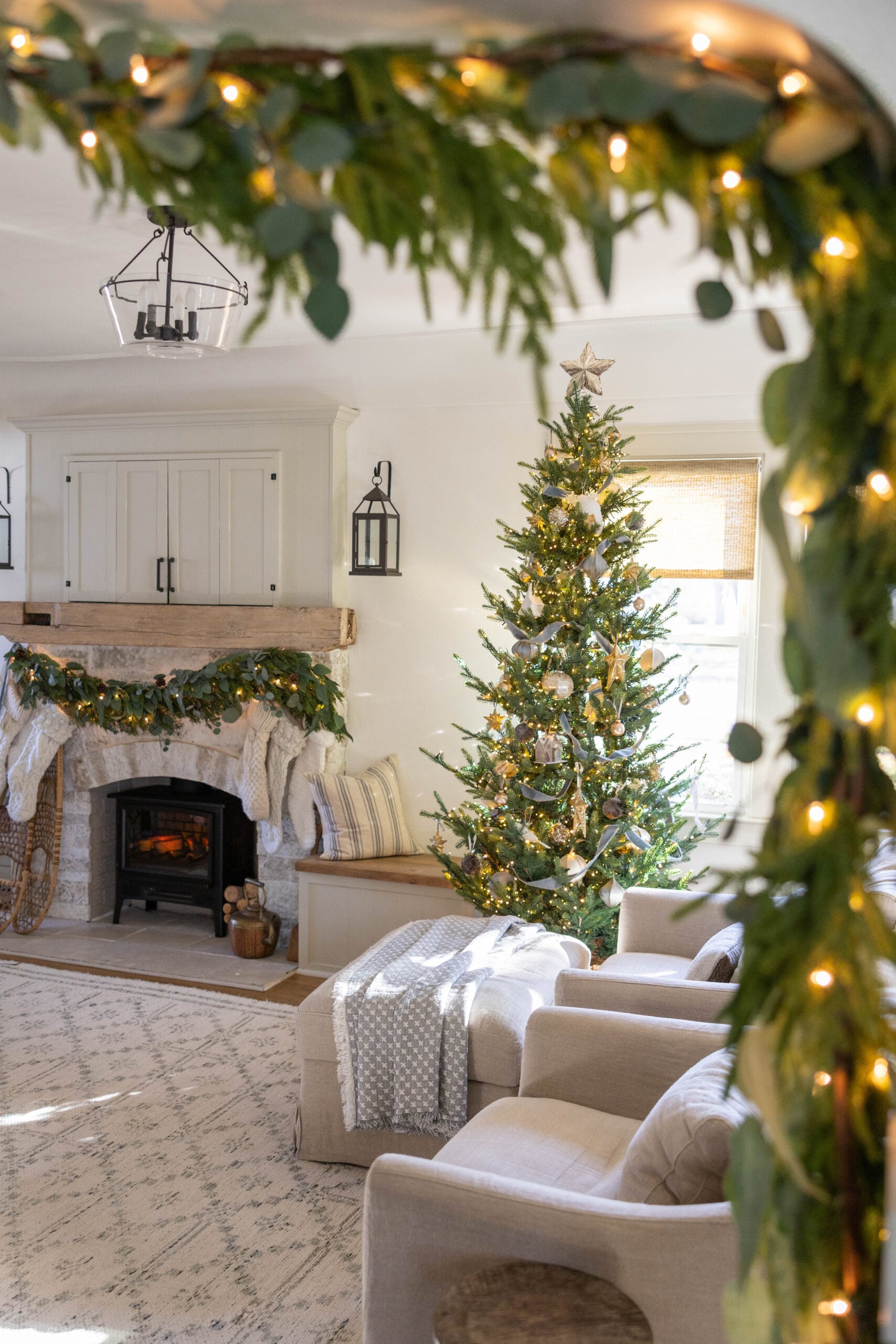 Modern Farmhouse Living Room with Garlanded Fireplace — Cozy Christmas Decor
