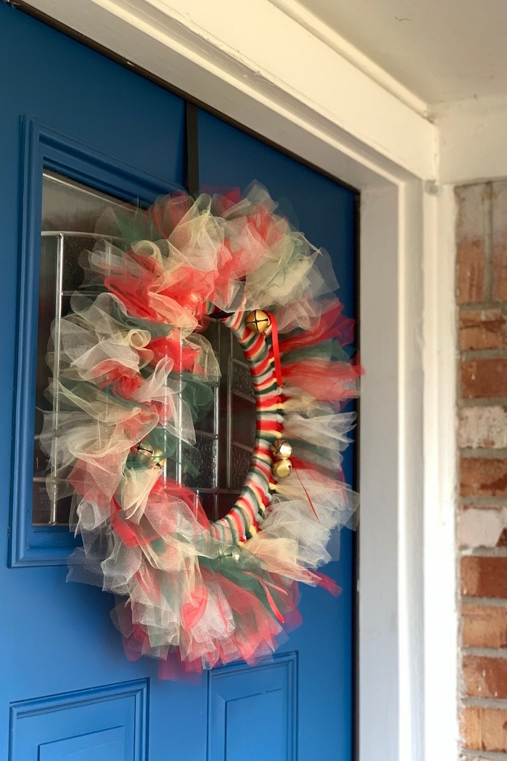 Whimsical Tulle Christmas Wreath with Gold Bells Whimsical Tulle Christmas Wreath with Gold Bells — DIY Christmas Wreath