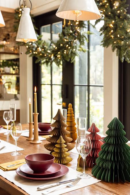 Modern Dining Table with Geometric Paper Trees Modern Dining Table with Geometric Paper Trees — Simple Christmas Decor