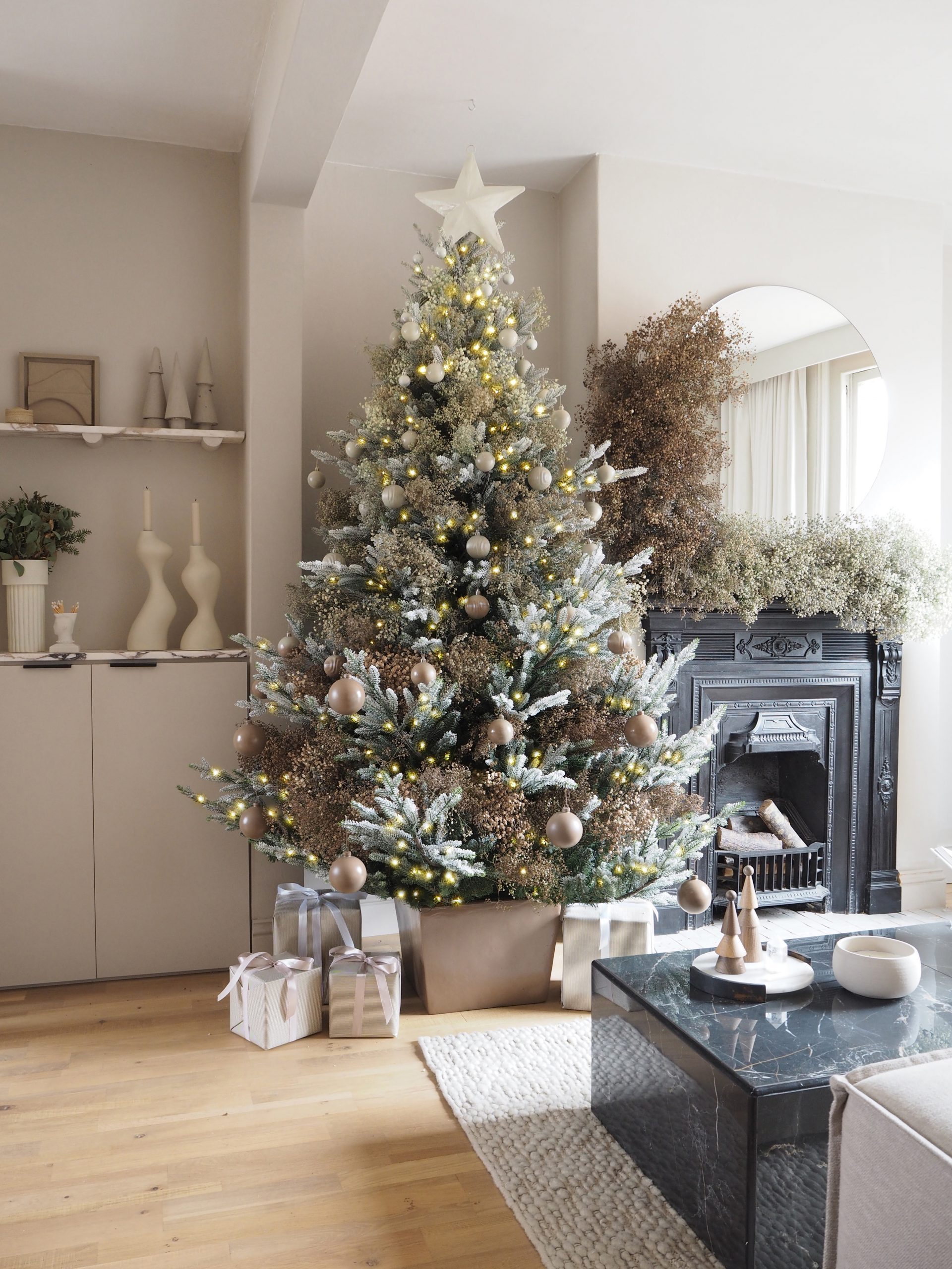 Classic Star Topper with Natural Dried Floral Accents — Christmas Tree Topper