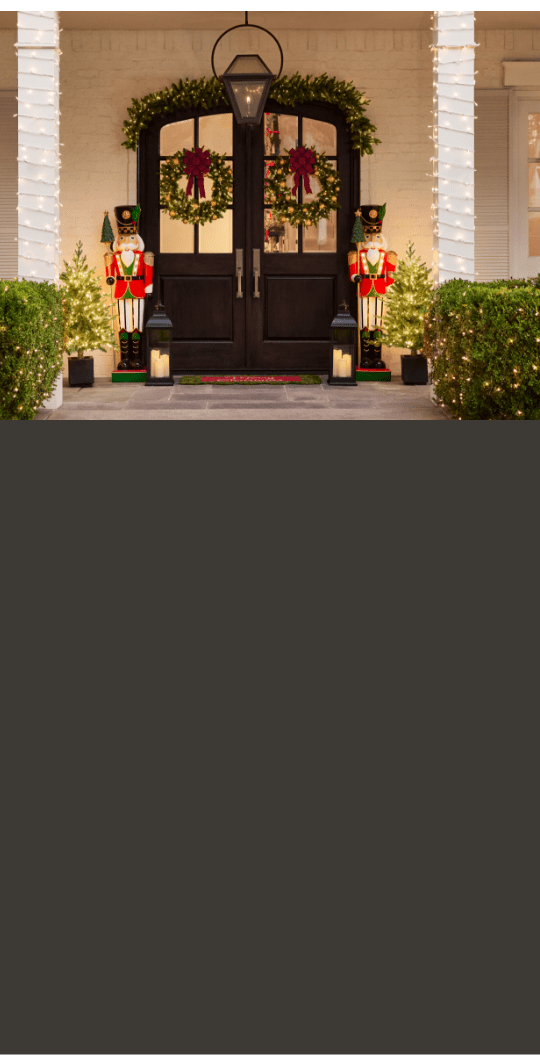 Traditional Doorway with Nutcracker Figures and Wreaths Traditional Doorway with Nutcracker Figures and Wreaths — Christmas Yard Decor