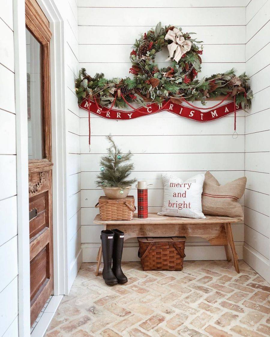 Farmhouse Entryway Bench with Large Wreath and Banner Farmhouse Entryway Bench with Large Wreath and Banner — Christmas Entryway Decor