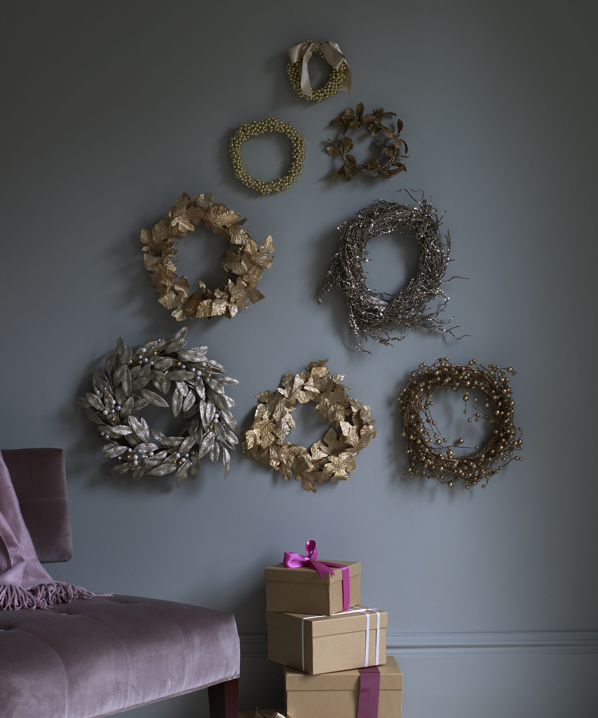 Gold and Silver Wreath Christmas Tree Display Gold and Silver Wreath Christmas Tree Display — Alternative Christmas Trees