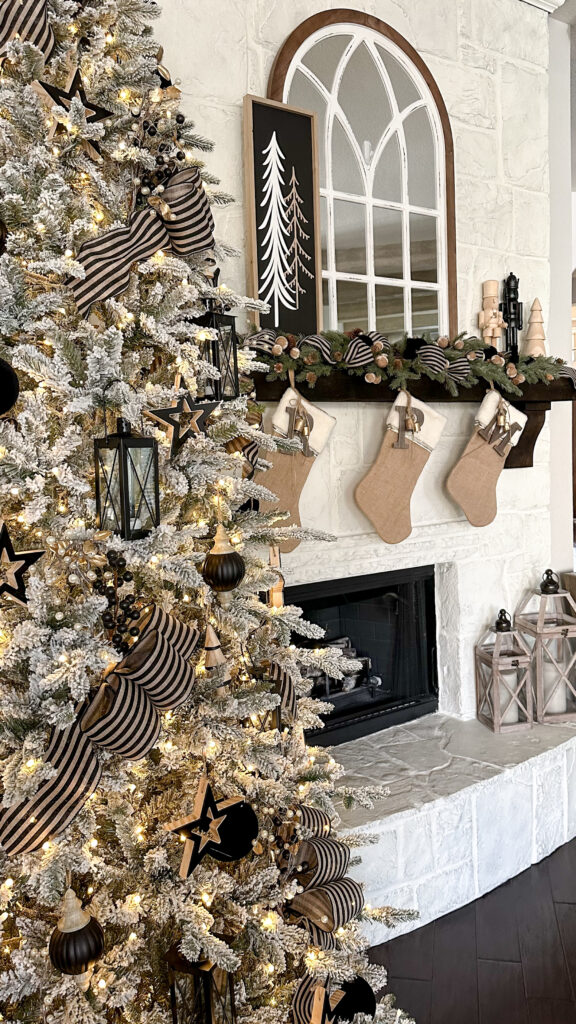 Flocked Christmas Tree with Black and Gold Ornaments Flocked Christmas Tree with Black and Gold Ornaments — Black and Gold Christmas Tree