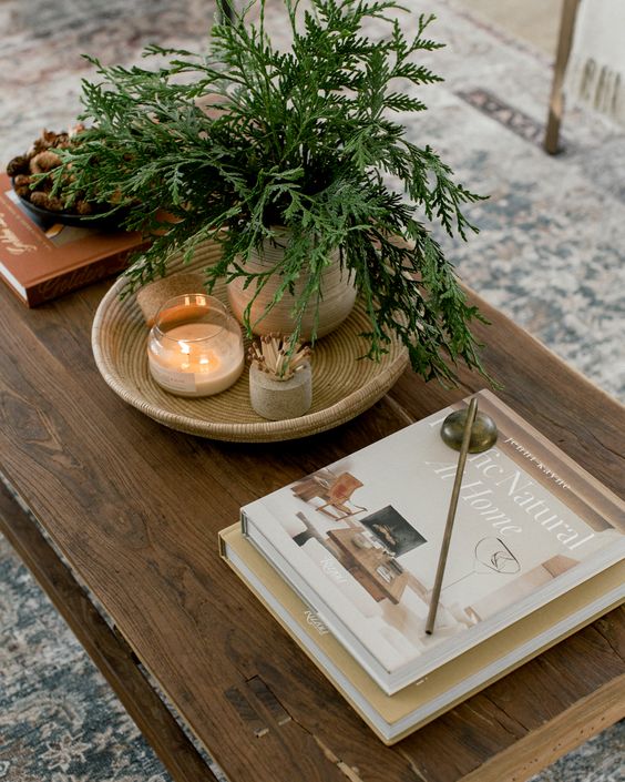 Festive Dining Table Setting for a Christmas Feast Festive Dining Table Setting for a Christmas Feast — Christmas Coffee Table Decor