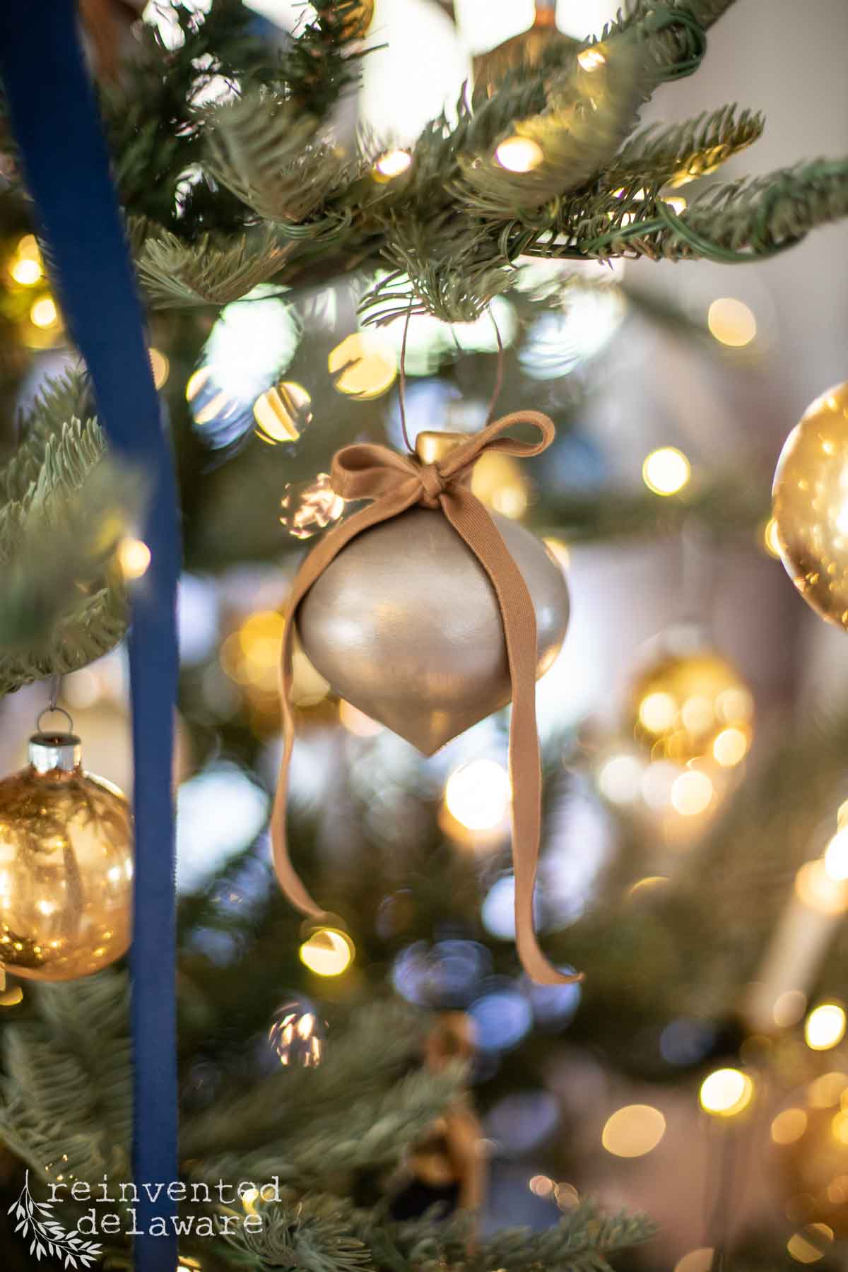 Elegant Silver Heart-Shaped Bauble Ornament — Vintage Christmas Ornaments
