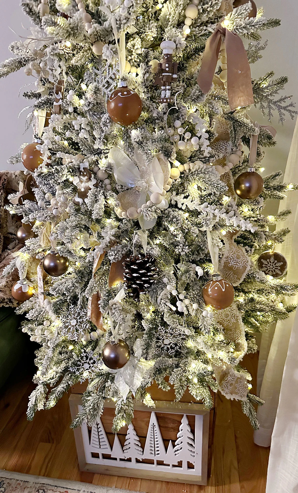 Flocked Christmas Tree in a Decorative Wooden Base — Neutral Christmas Tree
