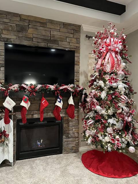 Maximalist Red Bow as Overstated Tree Crown — Bow Christmas Tree Topper
