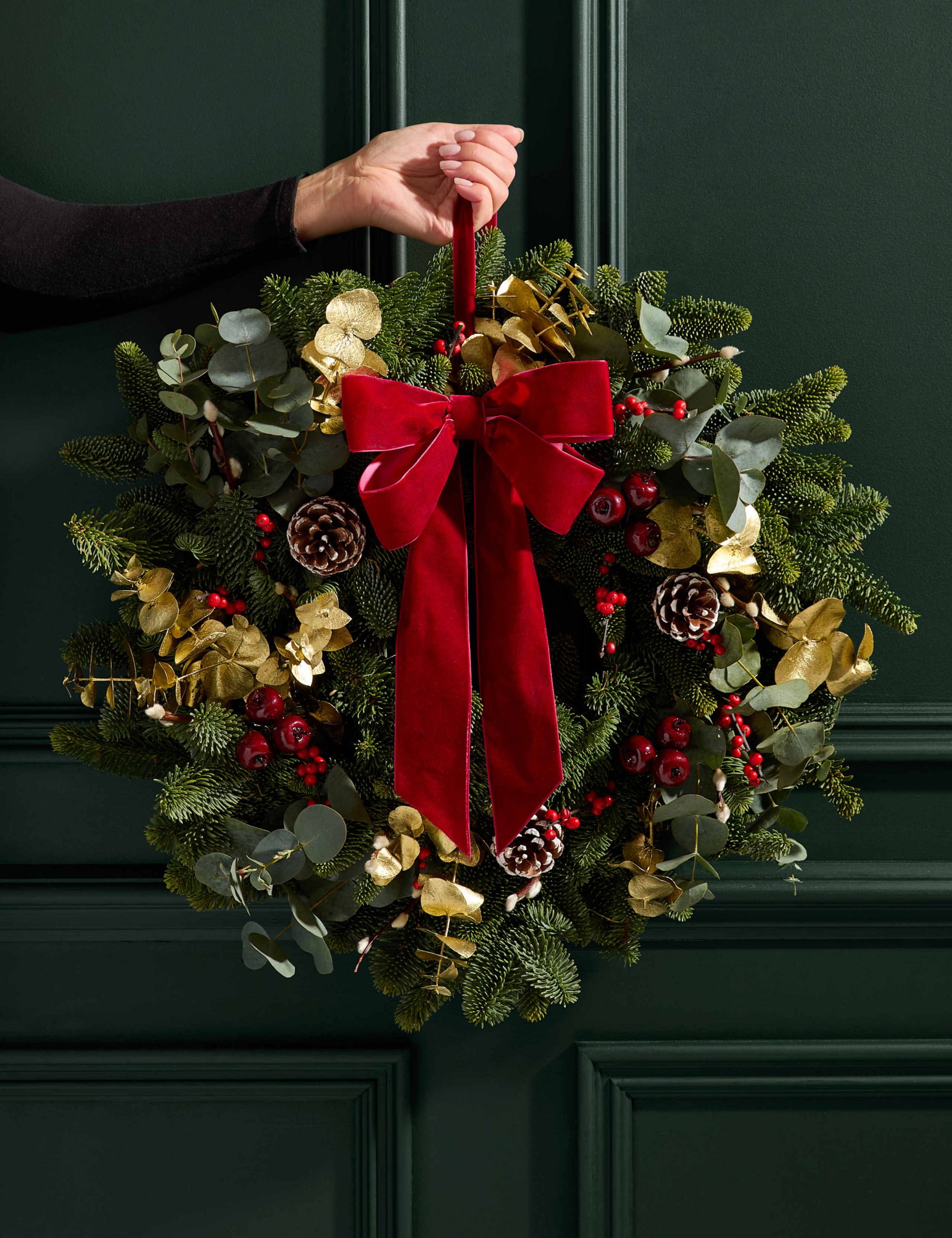 Door Luxe Wreath with Gold Leaf and Red Velvet Bow Door Luxe Wreath with Gold Leaf and Red Velvet Bow — Christmas Wreath