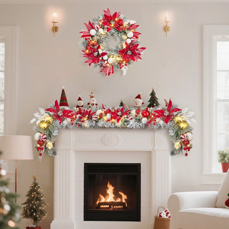 Lush Christmas Garland and Wreath on Fireplace Mantel Lush Christmas Garland and Wreath on Fireplace Mantel — Christmas Lights in Garland Indoor