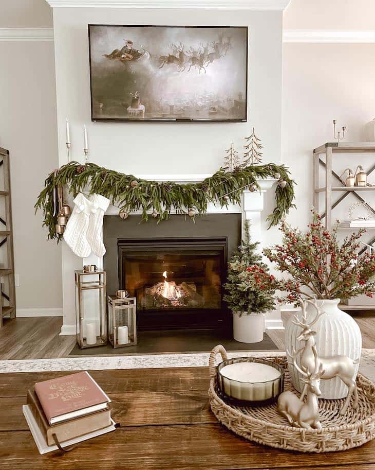 Cozy Living Room Coffee Table with Woven Tray Cozy Living Room Coffee Table with Woven Tray — Christmas Coffee Table Decor
