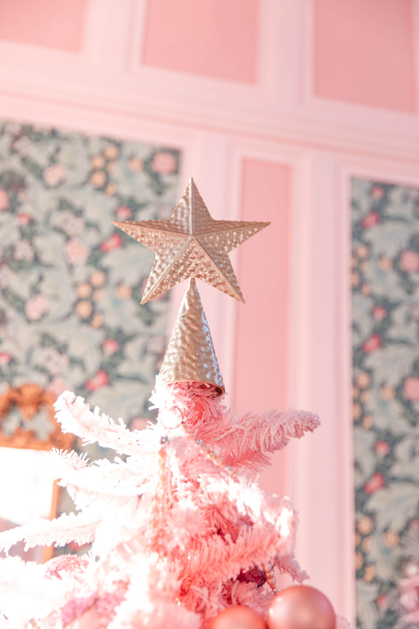 Whimsical Pink Christmas Tree with Gold Star Topper Whimsical Pink Christmas Tree with Gold Star Topper — Aesthetic Christmas Decor