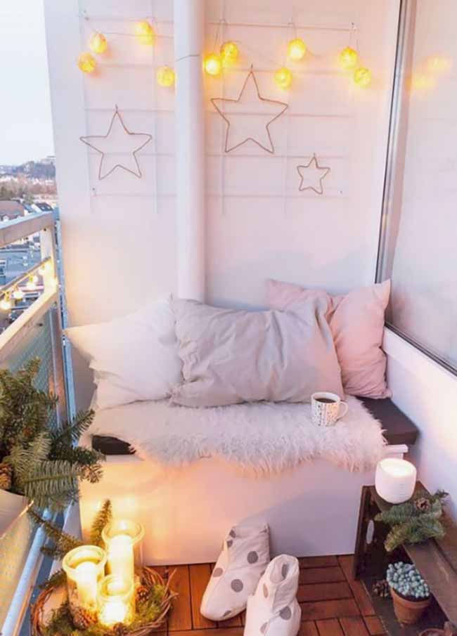 Minimalist Balcony with Pastel Pink and Star Lights Minimalist Balcony with Pastel Pink and Star Lights — Christmas Balcony Decor