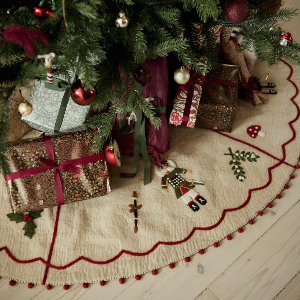 Heirloom Felt Tree Skirt with Red Scalloped Trim and Nutcracker Embroidery — Christmas Tree Skirt