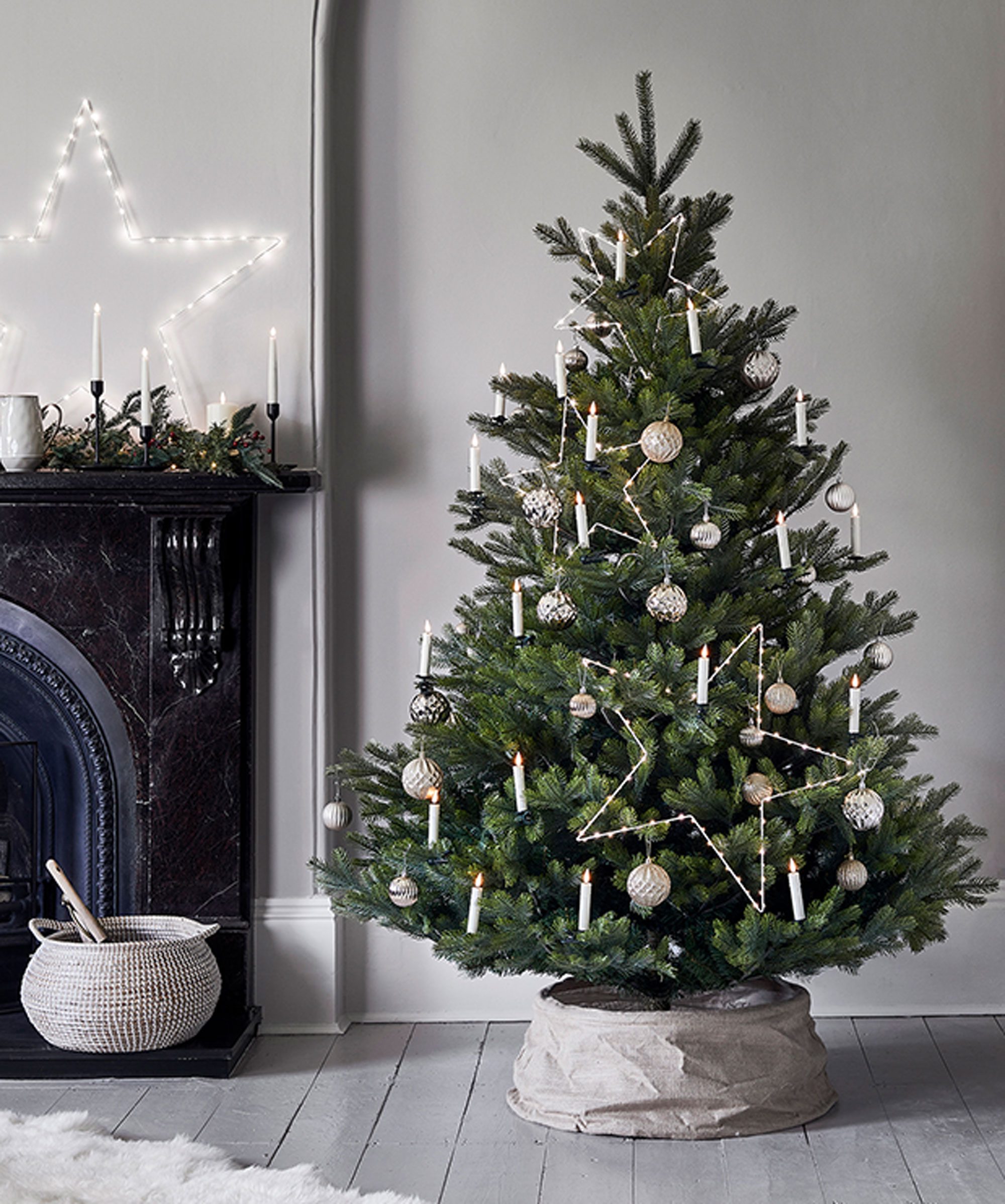 Simple Textured Beige Tree Skirt for Minimalist Decor — Christmas Tree Skirt