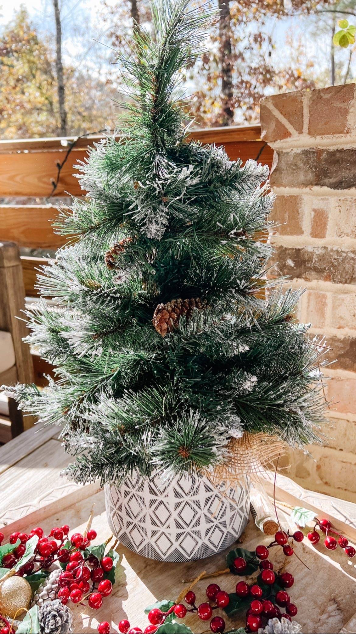 Miniature Flocked Christmas Tree in Decorative Pot Miniature Flocked Christmas Tree in Decorative Pot — Christmas Yard Decor