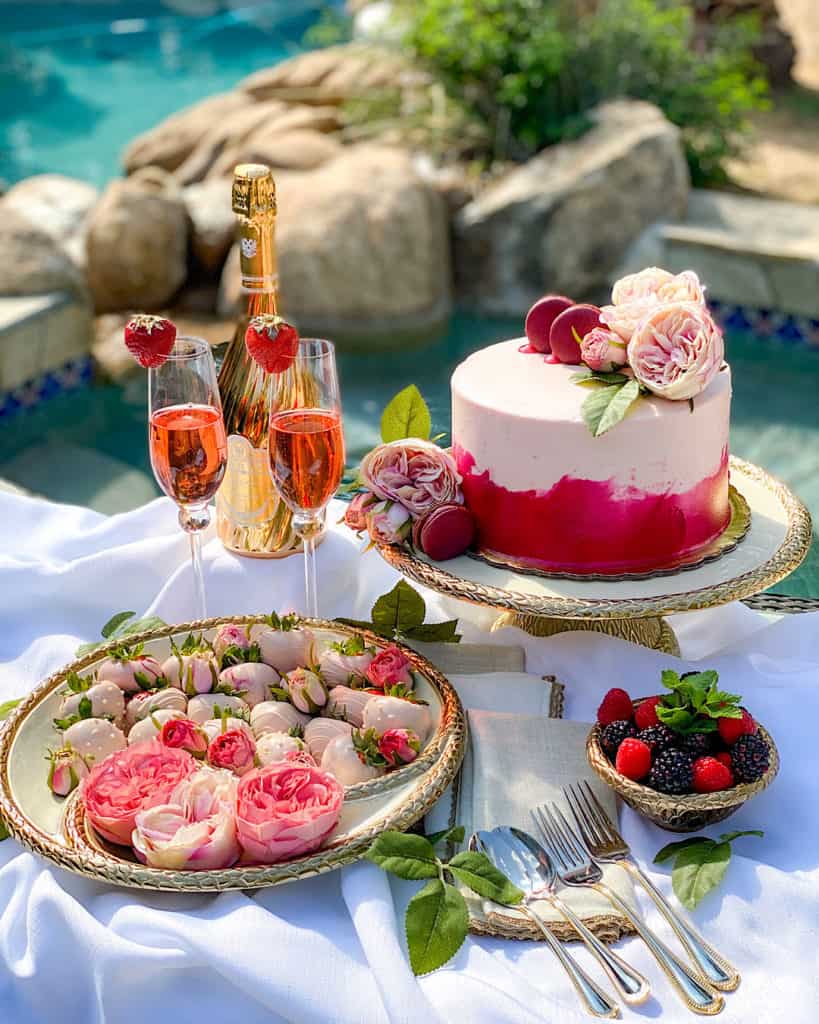 Glamorous Outdoor Poolside Dessert Table Glamorous Outdoor Poolside Dessert Table — Christmas Dessert Table
