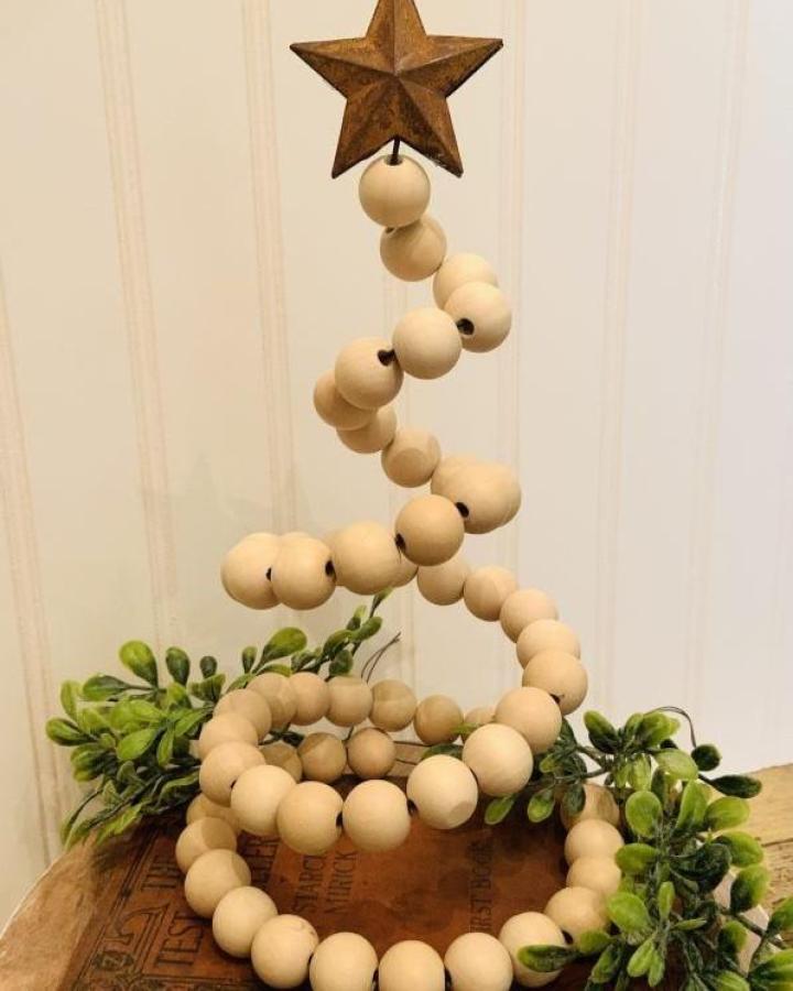 Rustic Beaded Christmas Tree with Rusted Star Rustic Beaded Christmas Tree with Rusted Star — Christmas Crafts for Adults