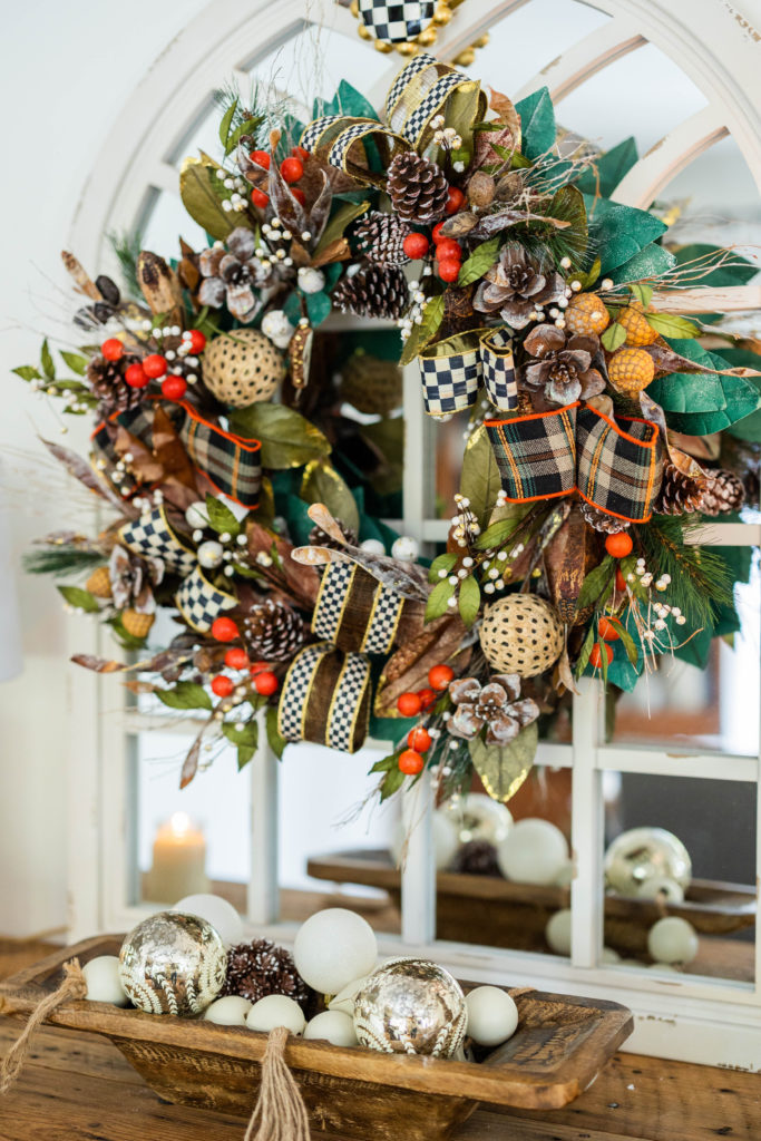 Ornate Traditional Wreath with Festive Vignette Ornate Traditional Wreath with Festive Vignette — DIY Christmas Wreath