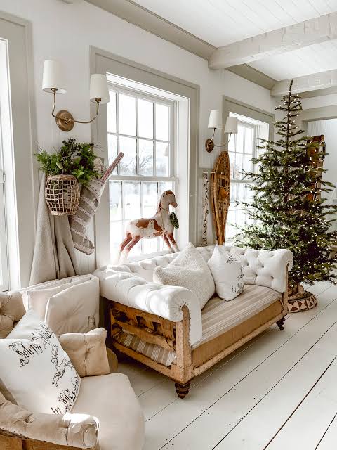 Bright Living Room with a Large Decorated Tree — Winter Decor After Christmas