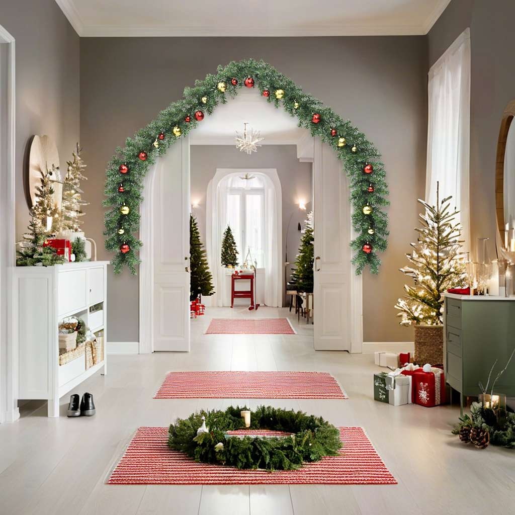 Traditional Evergreen Garland Draped Over Hallway Archway Traditional Evergreen Garland Draped Over Hallway Archway — Christmas Lights in Garland Indoor