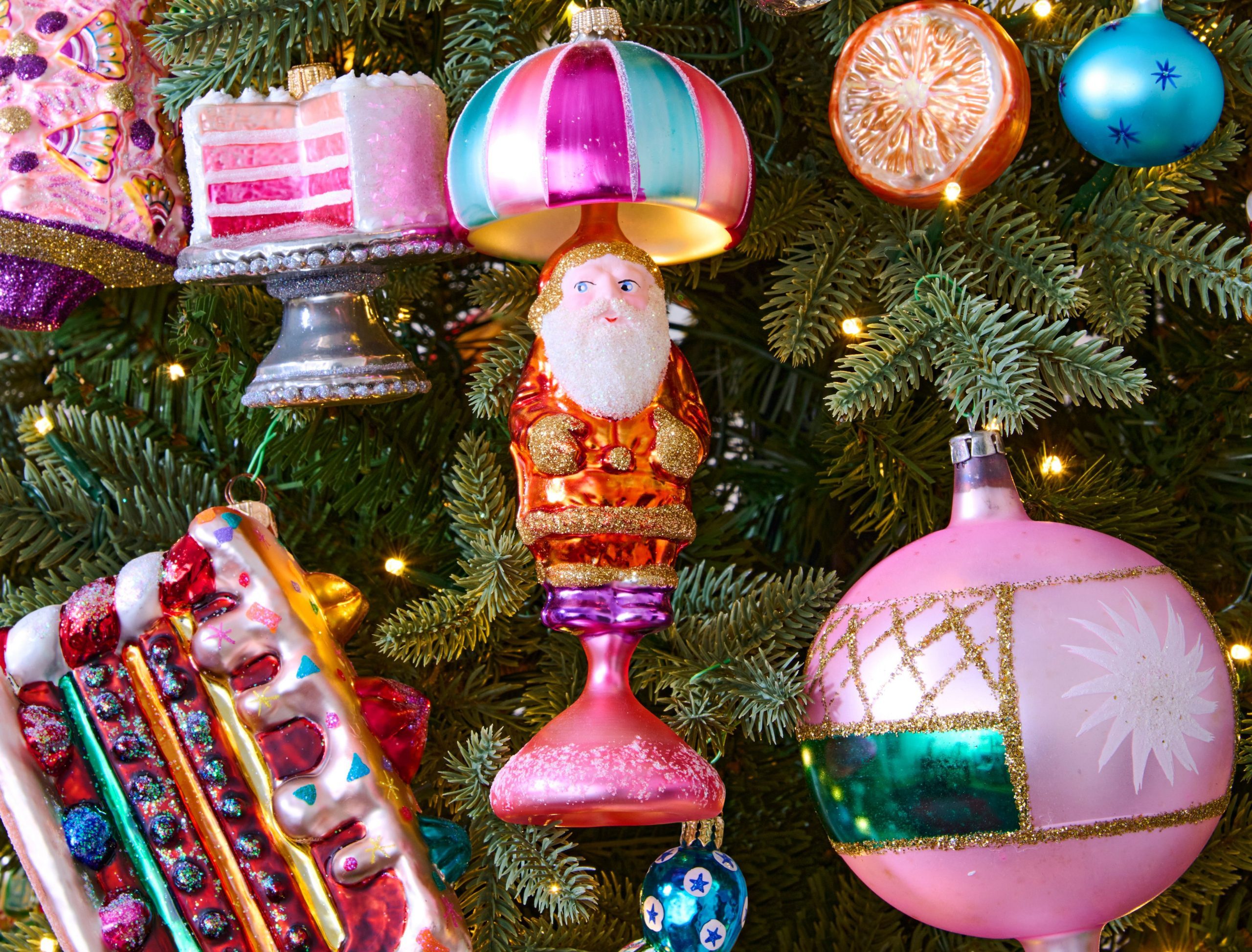 Whimsical Vintage Tree with Cake, Santa, and Orange Slice Ornaments — Vintage Christmas Tree