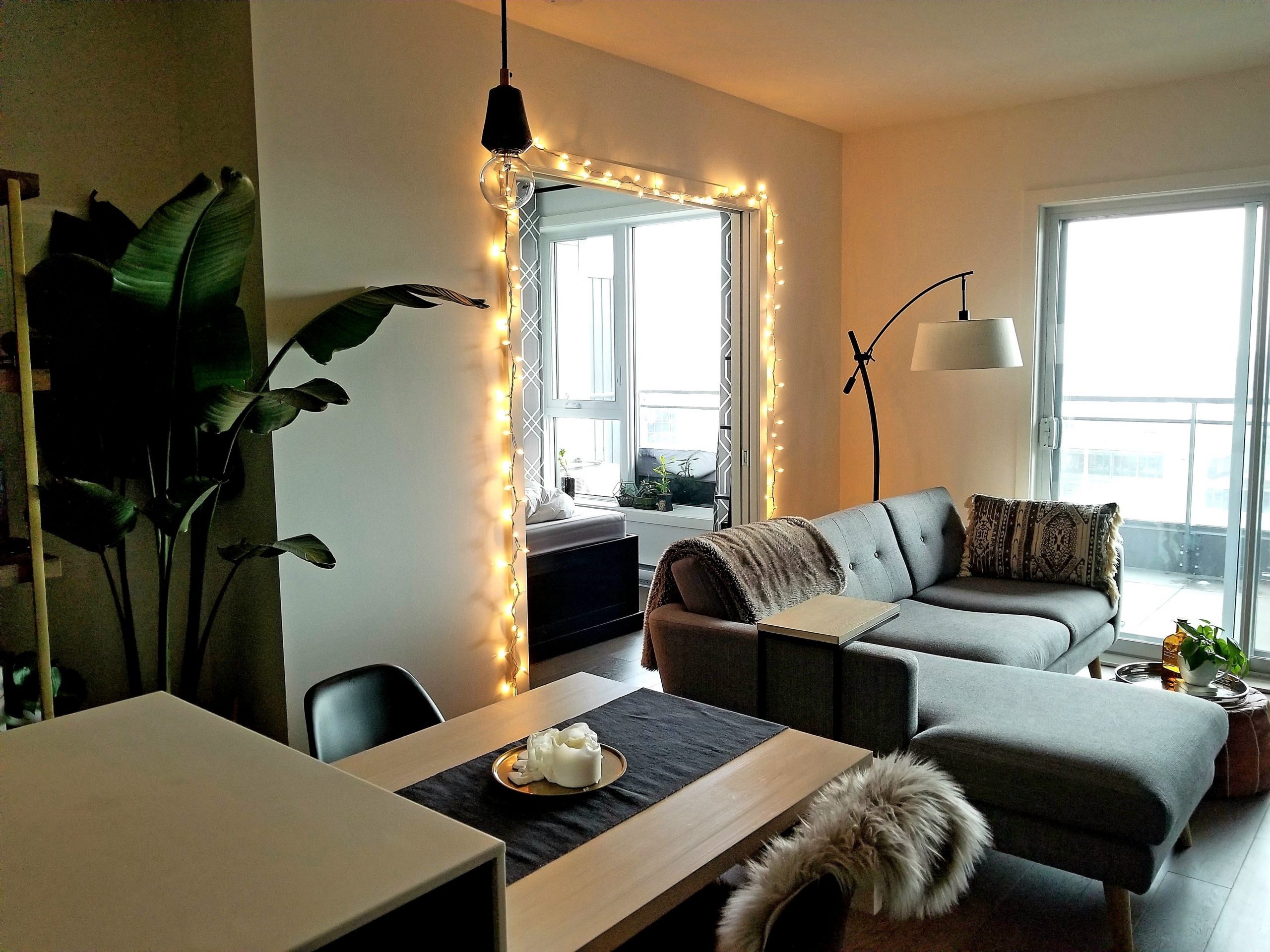Modern Living Room Doorway Illuminated by String Lights — Christmas Door Frame Lights