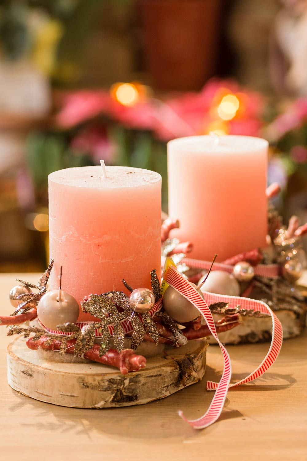 Rustic Birch Slice Candle Centerpiece with Glittery Accents Rustic Birch Slice Candle Centerpiece with Glittery Accents — Simple Christmas Centerpiece