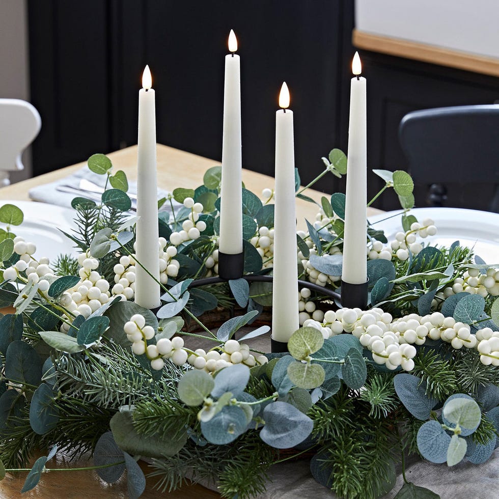 Minimalist Advent Wreath with White Berries and Black Holders Minimalist Advent Wreath with White Berries and Black Holders