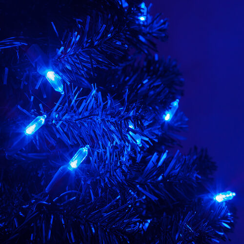 Striking Blue LED Lights Create a Modern Christmas Ambiance Striking Blue LED Lights Create a Modern Christmas Ambiance — Christmas Tree Lights