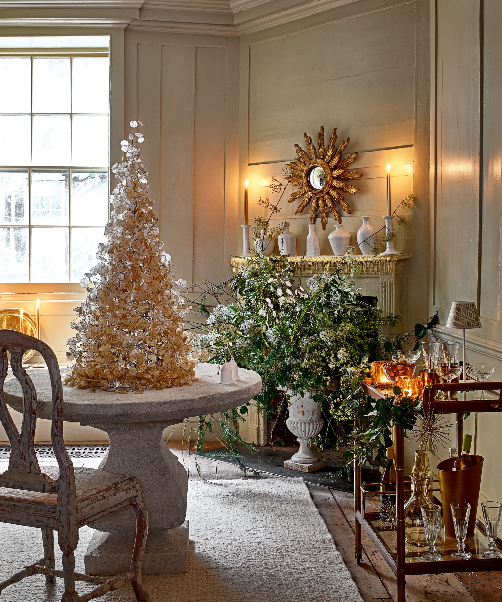 Traditional Visual Idea Traditional Visual Idea — Glam Christmas Tree